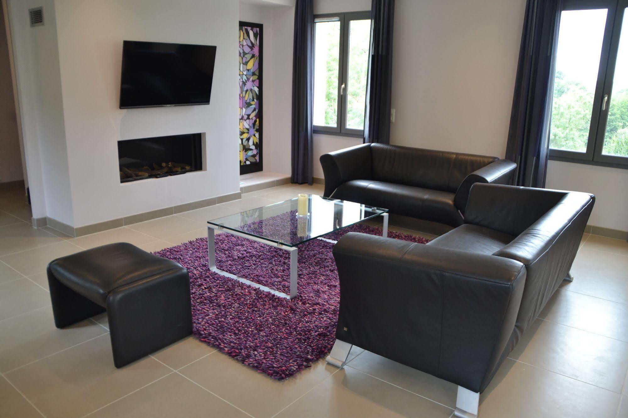 Chateau Les Merles Et Ses Villas Mouleydier Luaran gambar
